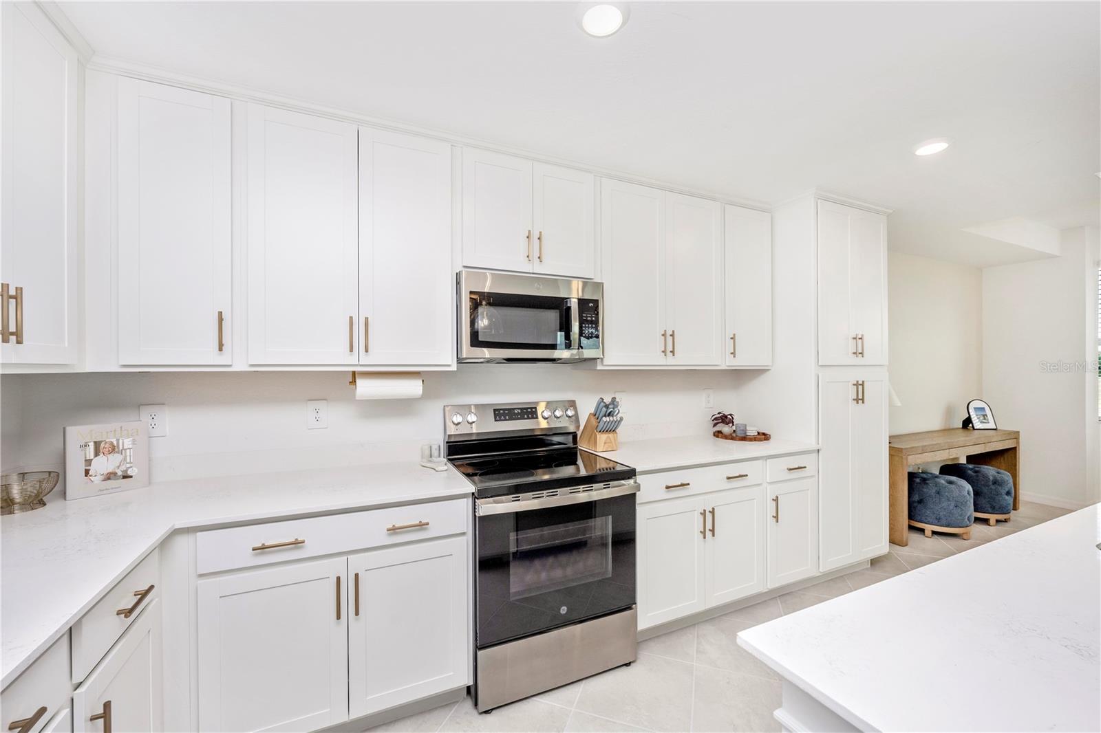 WELLEN PARK GOLF & COUNTRY CLUB - Residential Lease