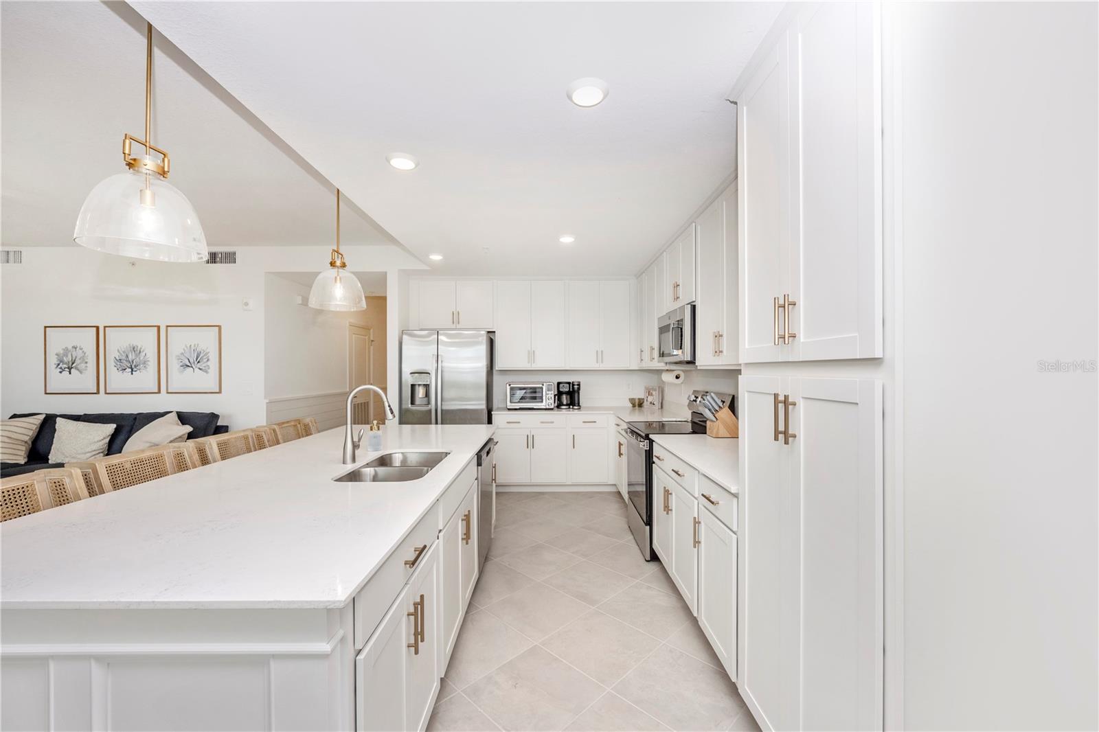 WELLEN PARK GOLF & COUNTRY CLUB - Residential Lease