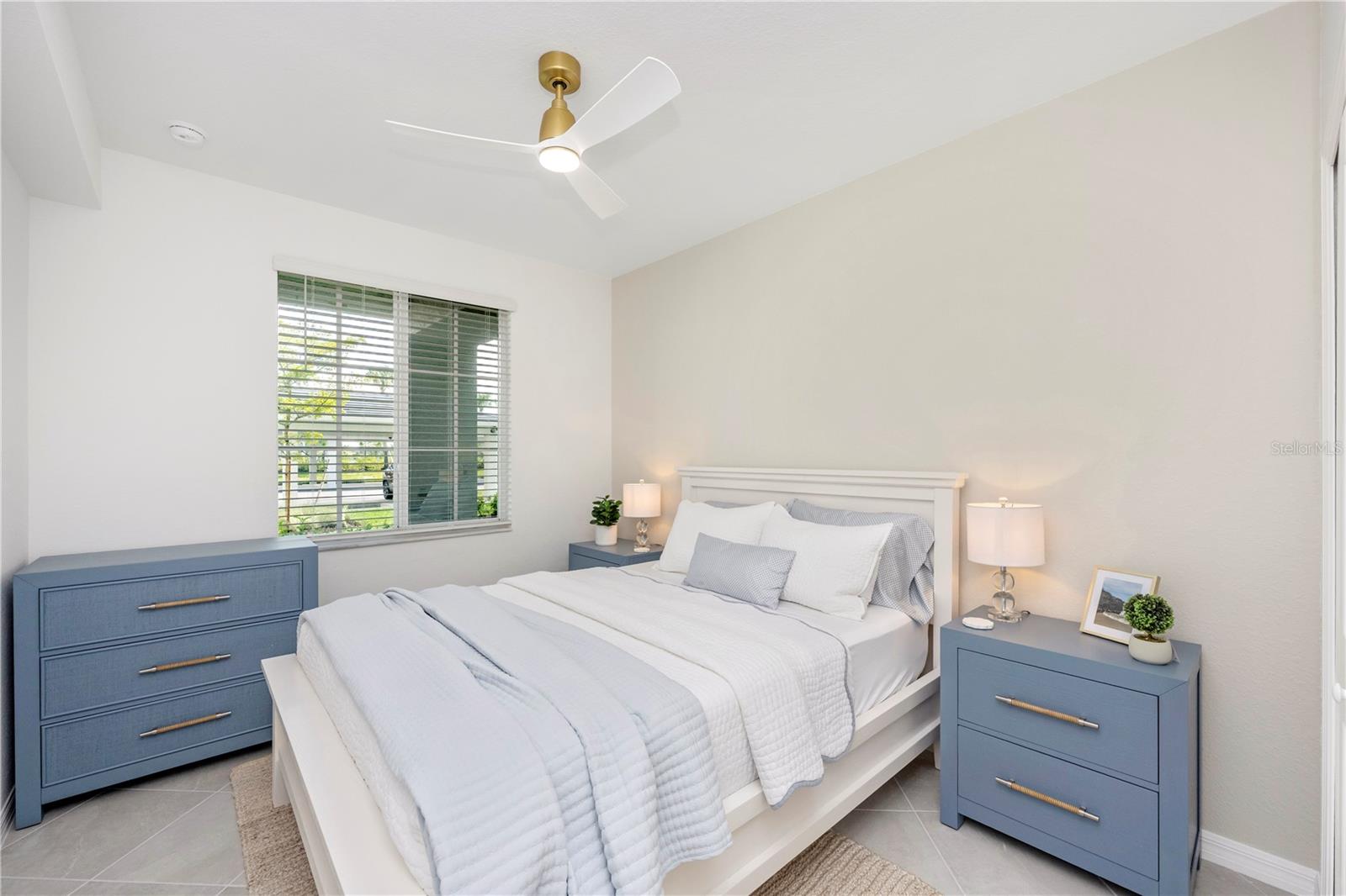 WELLEN PARK GOLF & COUNTRY CLUB - Residential Lease