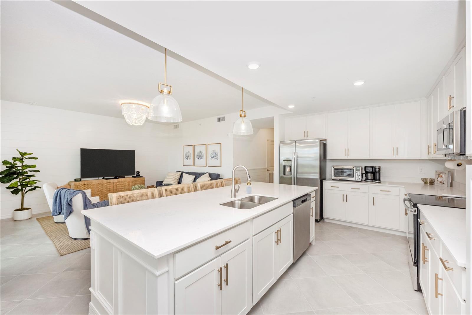 WELLEN PARK GOLF & COUNTRY CLUB - Residential Lease