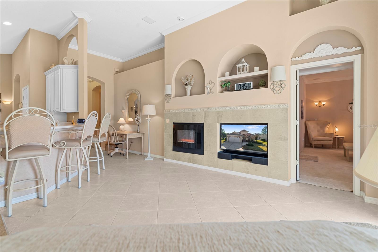 RIVER HILLS COUNTRY CLUB PARCE - Residential