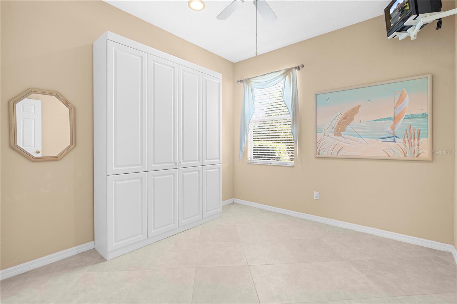 RIVER HILLS COUNTRY CLUB PARCE - Residential