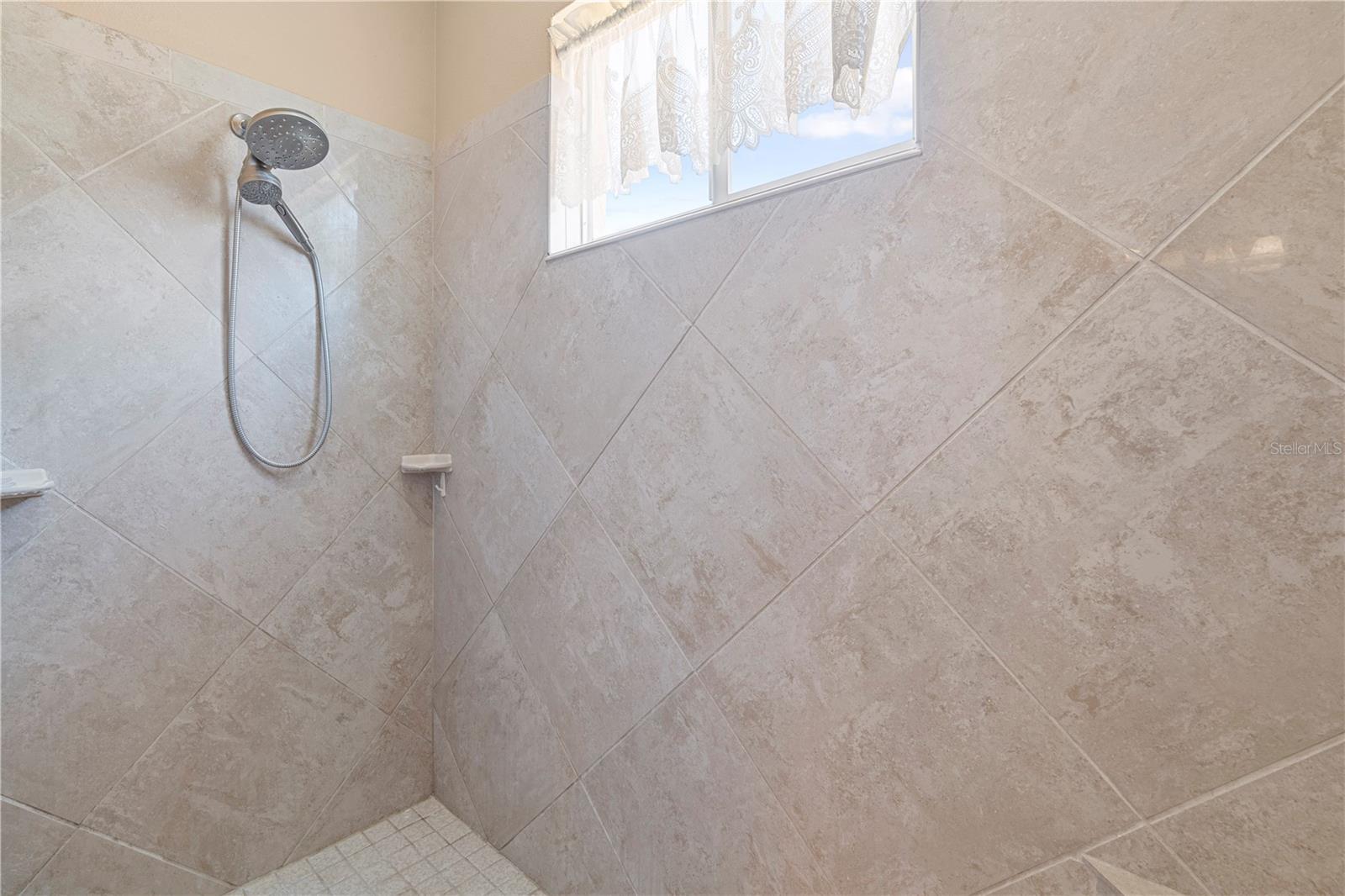 RIVER HILLS COUNTRY CLUB PARCE - Residential