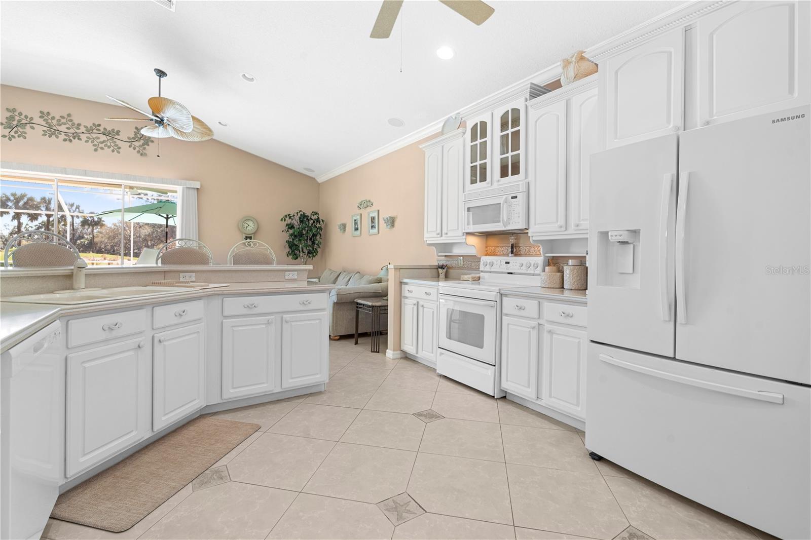 RIVER HILLS COUNTRY CLUB PARCE - Residential