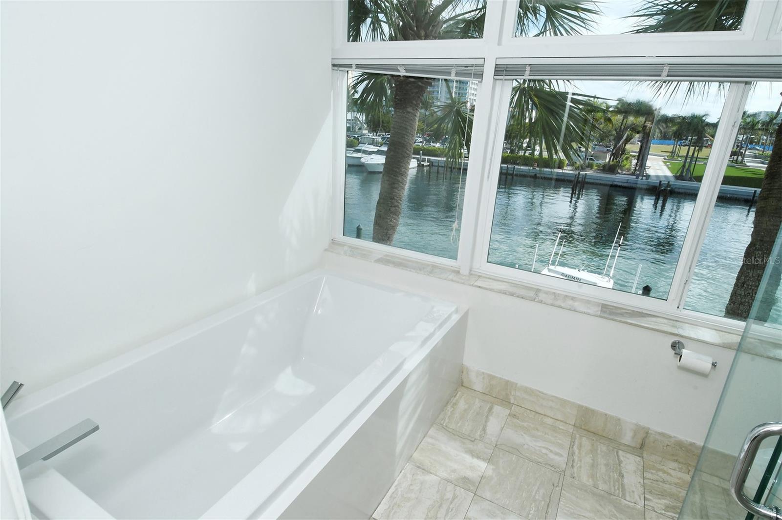 CONDO ON THE BAY - Residential Lease