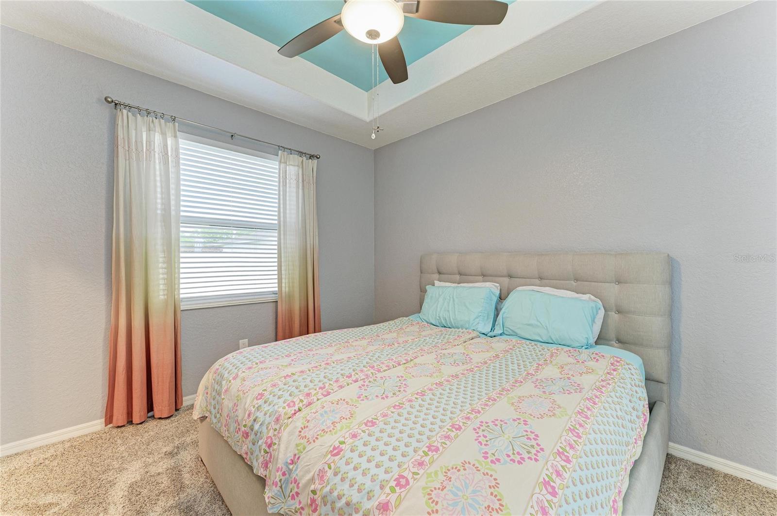 STERLING LAKE - Residential