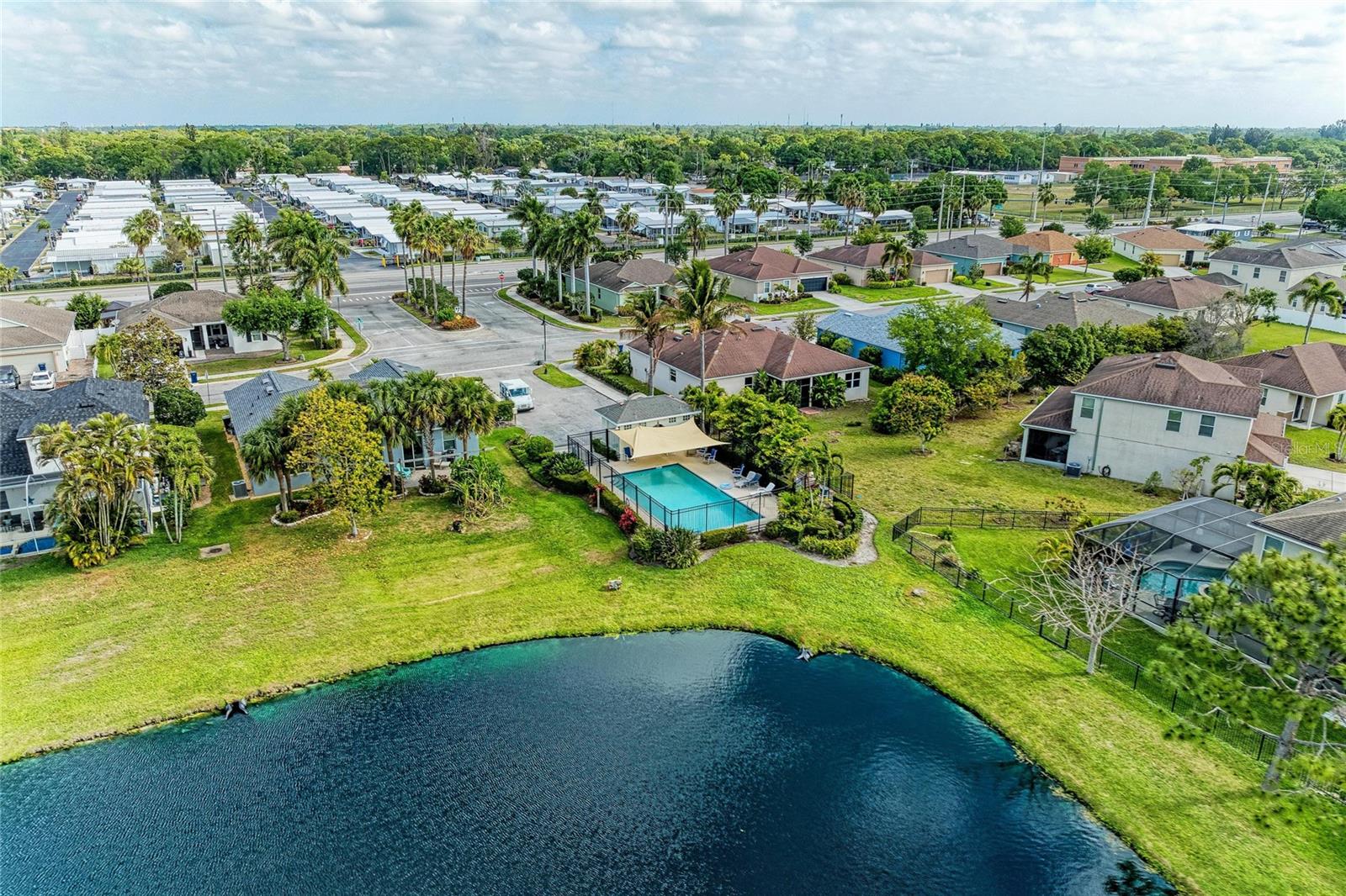 STERLING LAKE - Residential