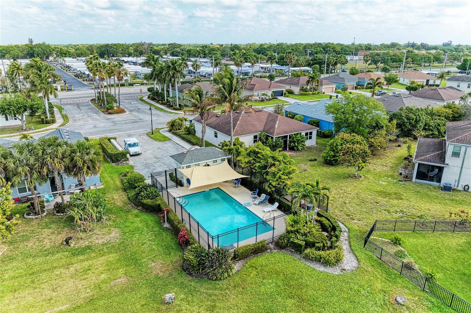 STERLING LAKE - Residential