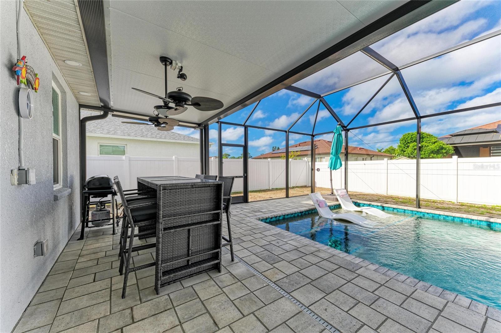 STERLING LAKE - Residential