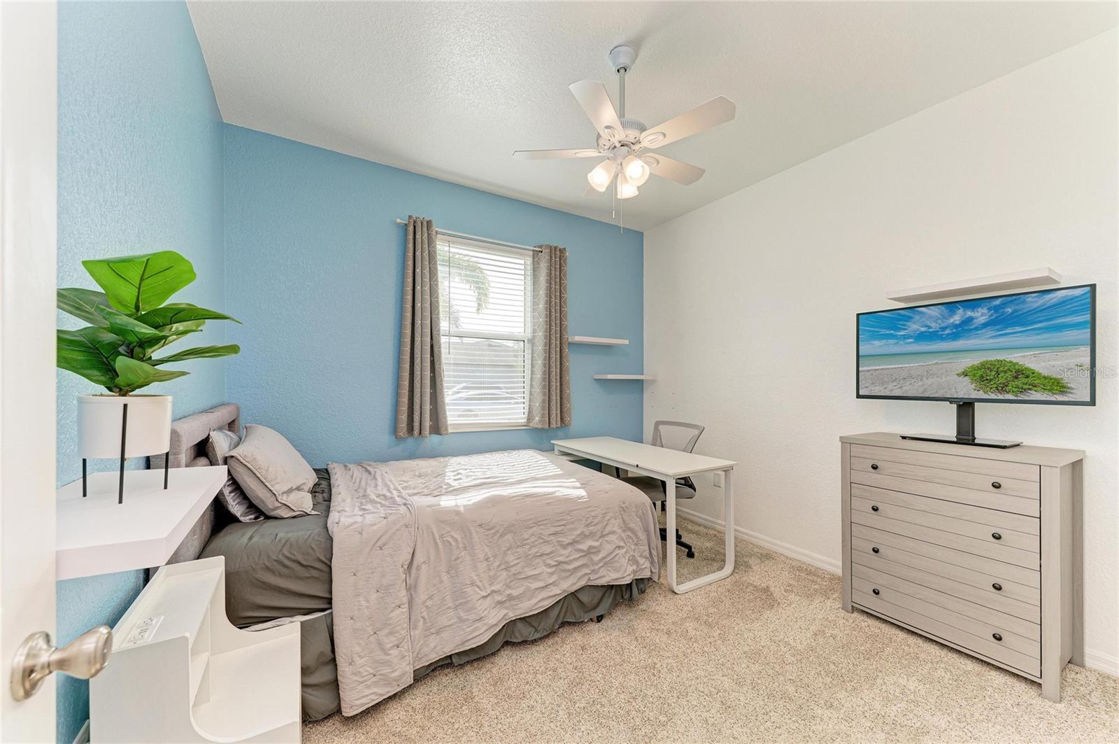 STERLING LAKE - Residential