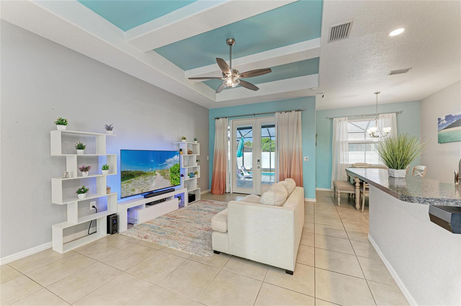 STERLING LAKE - Residential