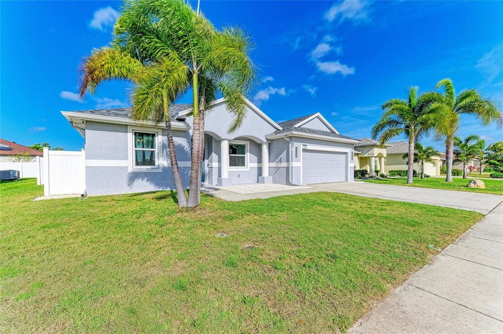 Photo of 6422 2nd Street E, Bradenton, FL 34203 (MLS # A4688093)