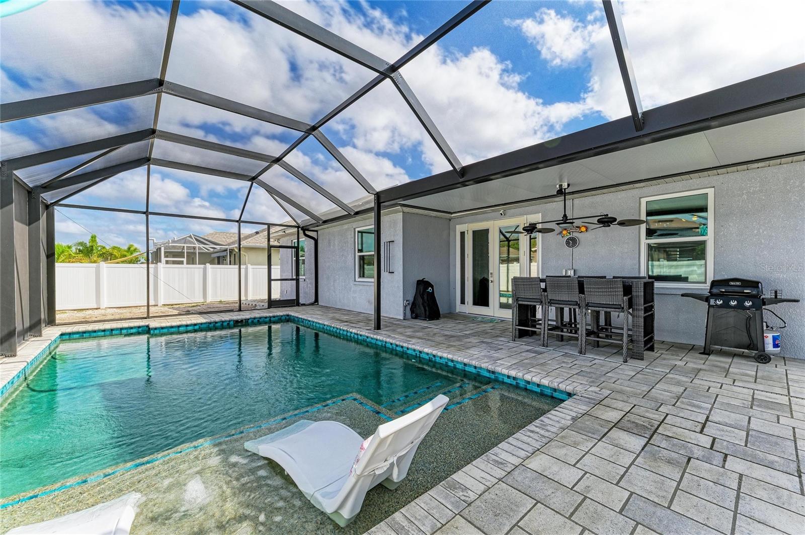 STERLING LAKE - Residential