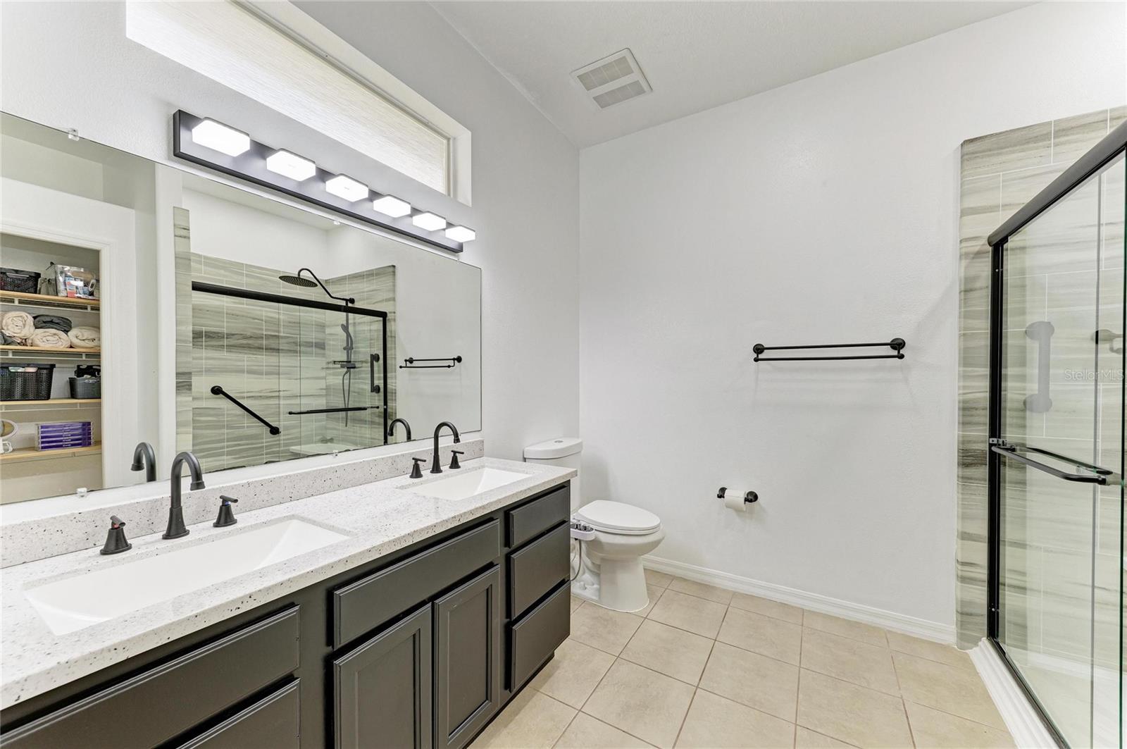 STERLING LAKE - Residential