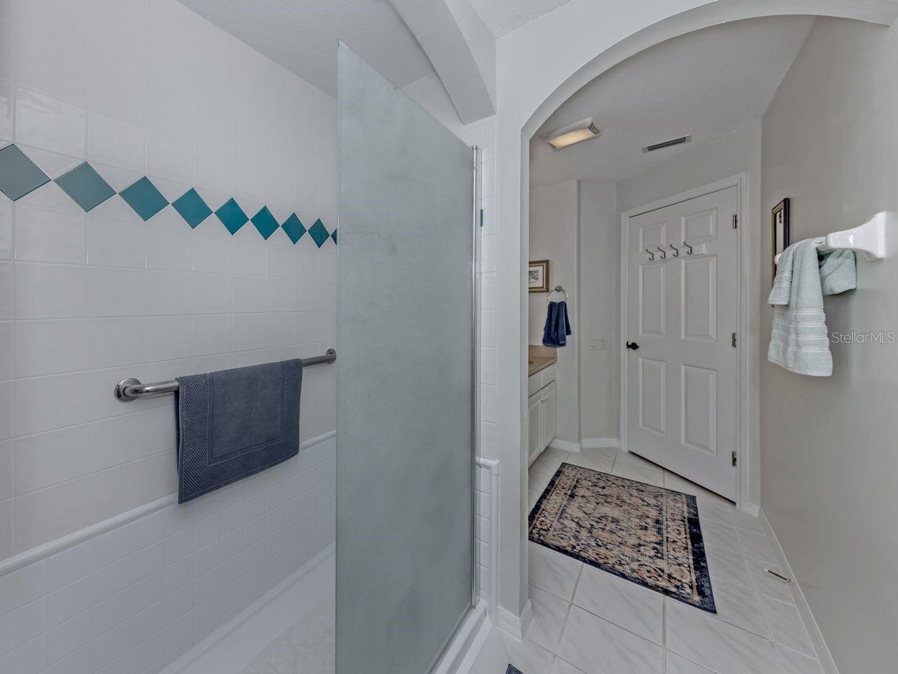 PELICAN POINTE GOLF & COUNTRY CLUB - Residential
