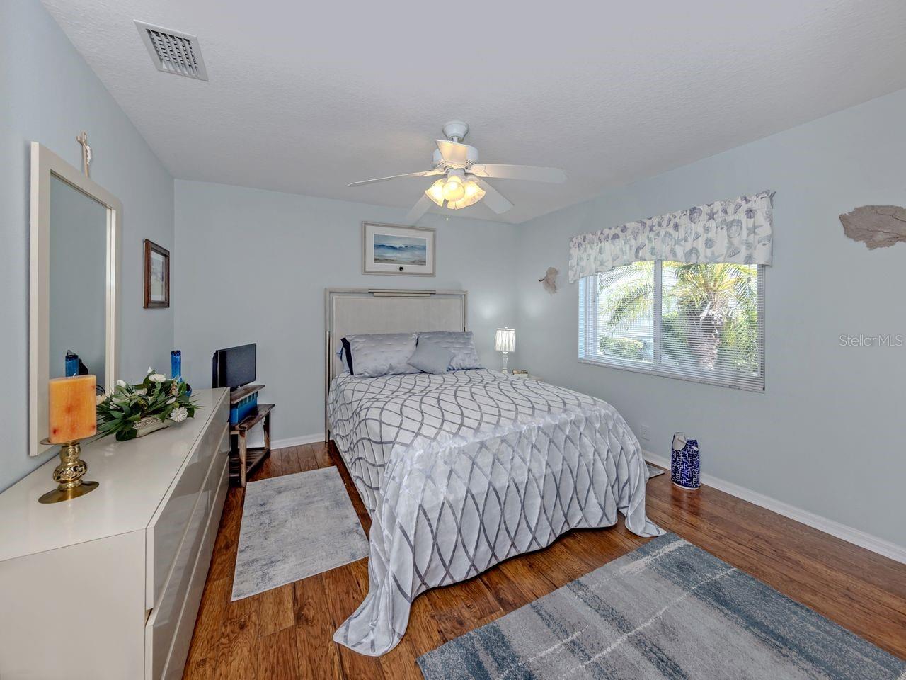 PELICAN POINTE GOLF & COUNTRY CLUB - Residential