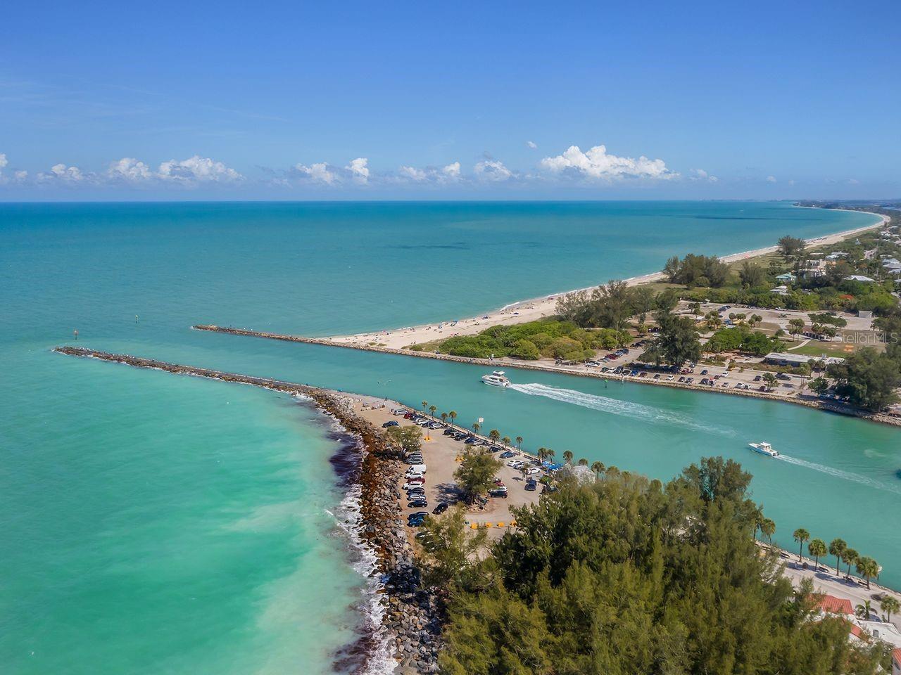 PELICAN POINTE GOLF & COUNTRY CLUB - Residential