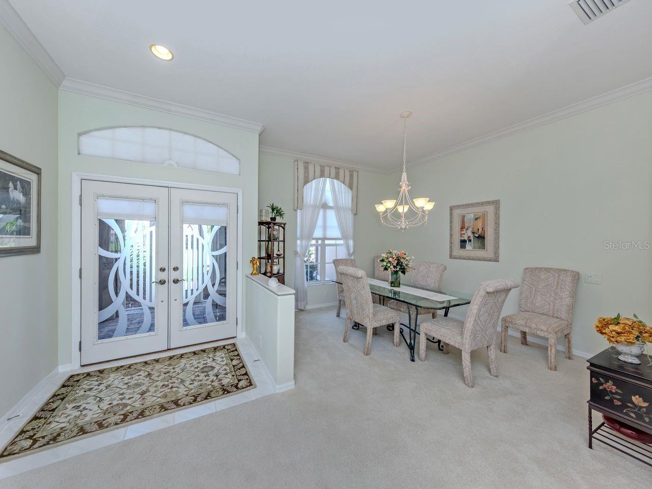 PELICAN POINTE GOLF & COUNTRY CLUB - Residential