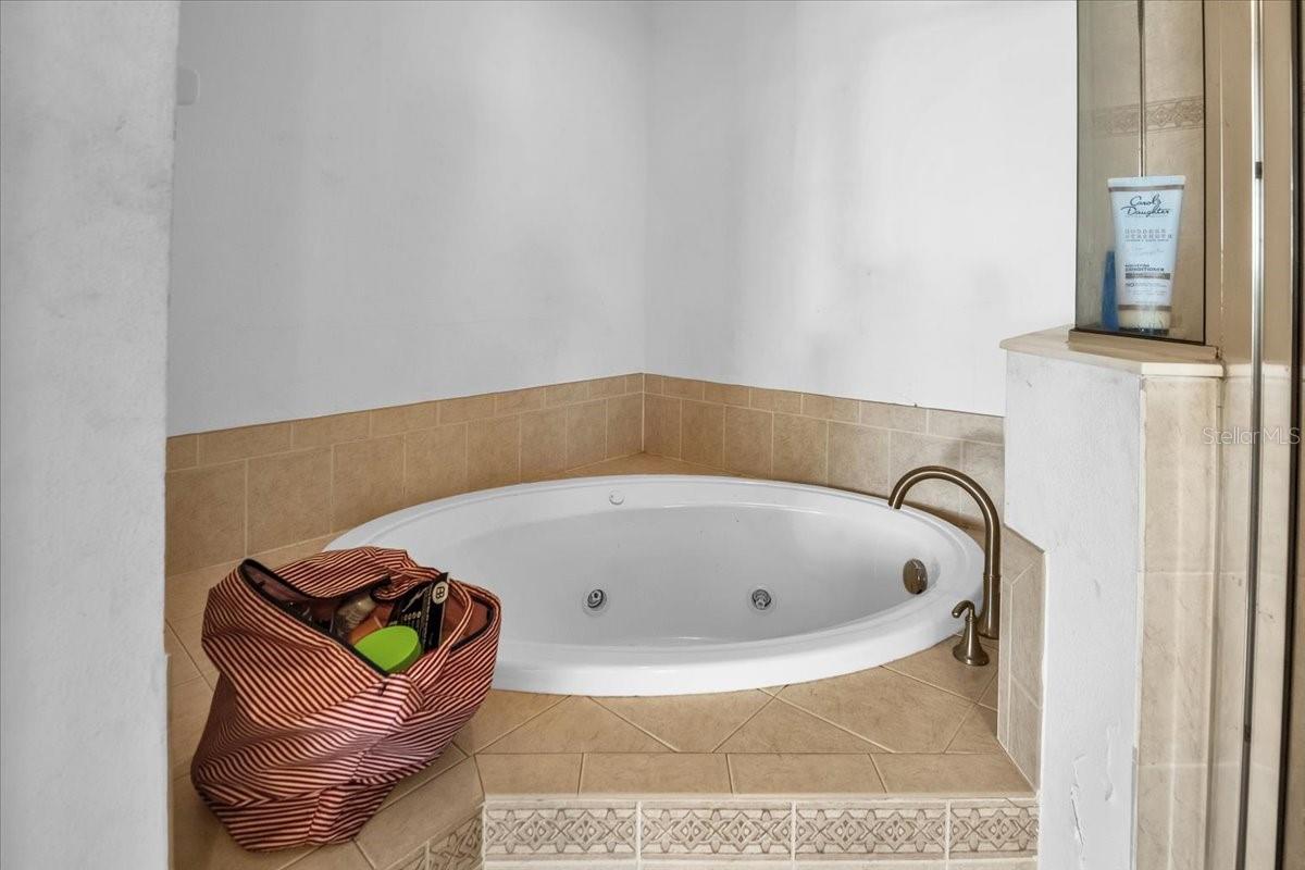 BRADFORD MANOR TWNHMS - Residential