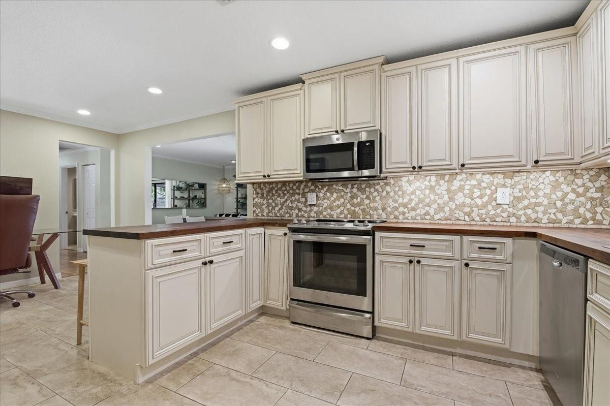 GEORGETOWNE - Residential