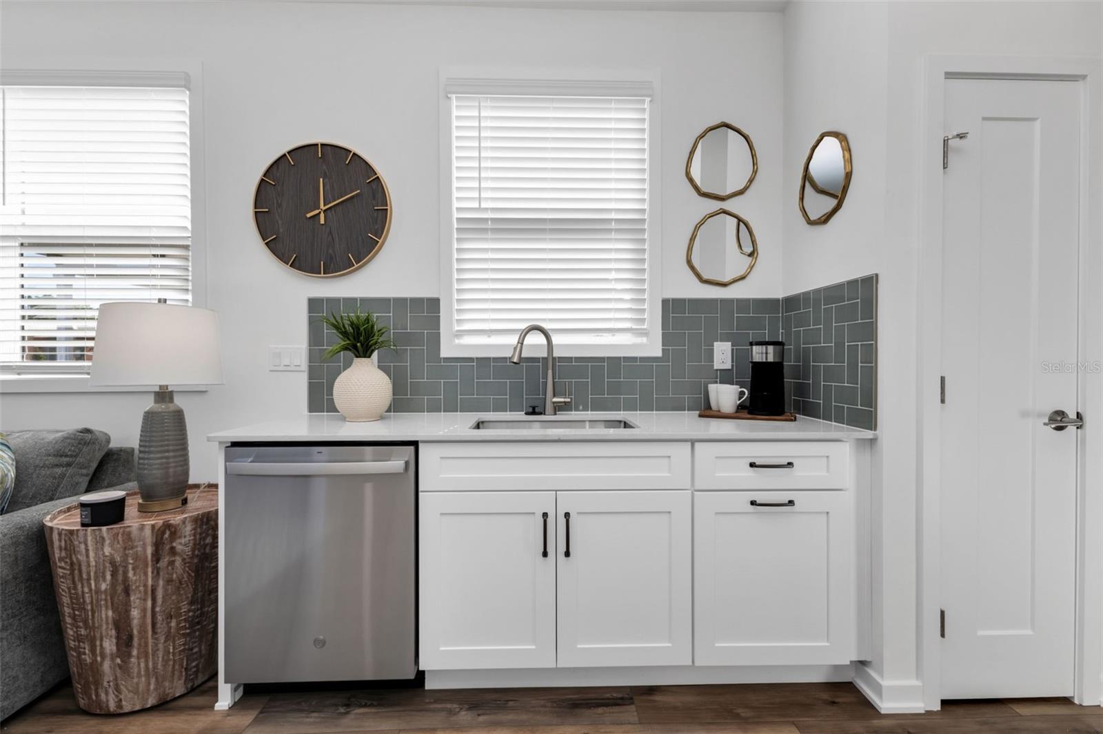 SOLANA COTTAGE RESORT - Residential