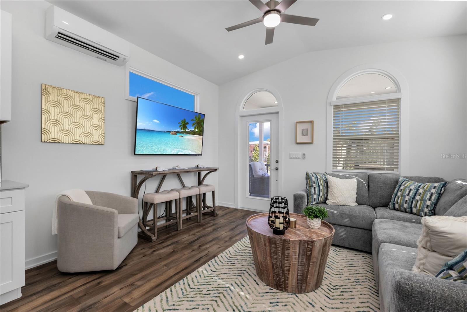 SOLANA COTTAGE RESORT - Residential