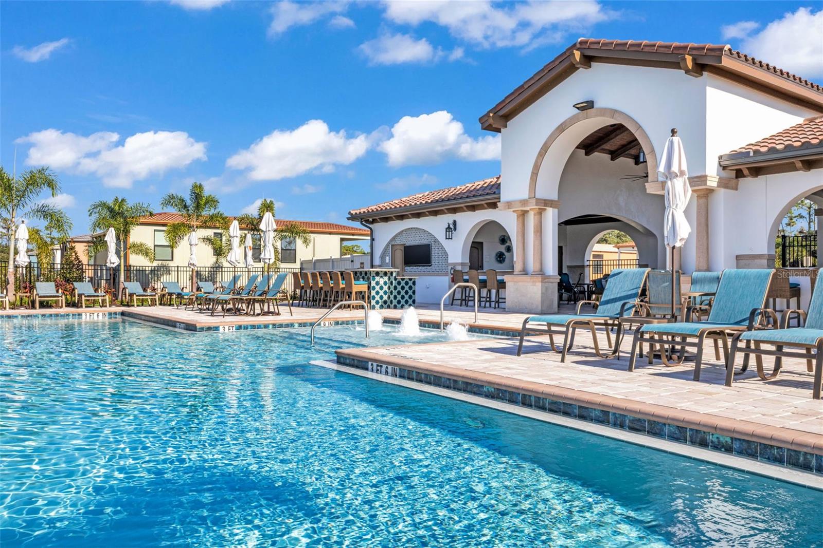 SOLANA COTTAGE RESORT - Residential