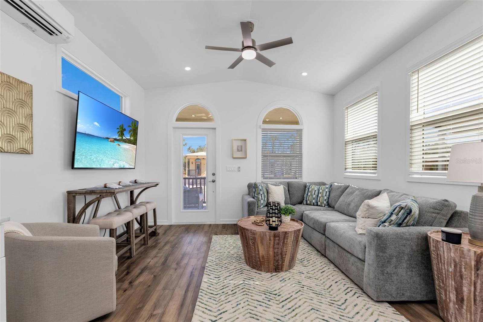 SOLANA COTTAGE RESORT - Residential