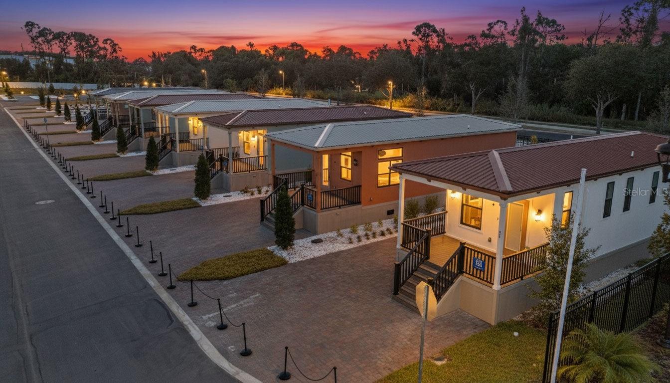 SOLANA COTTAGE RESORT - Residential