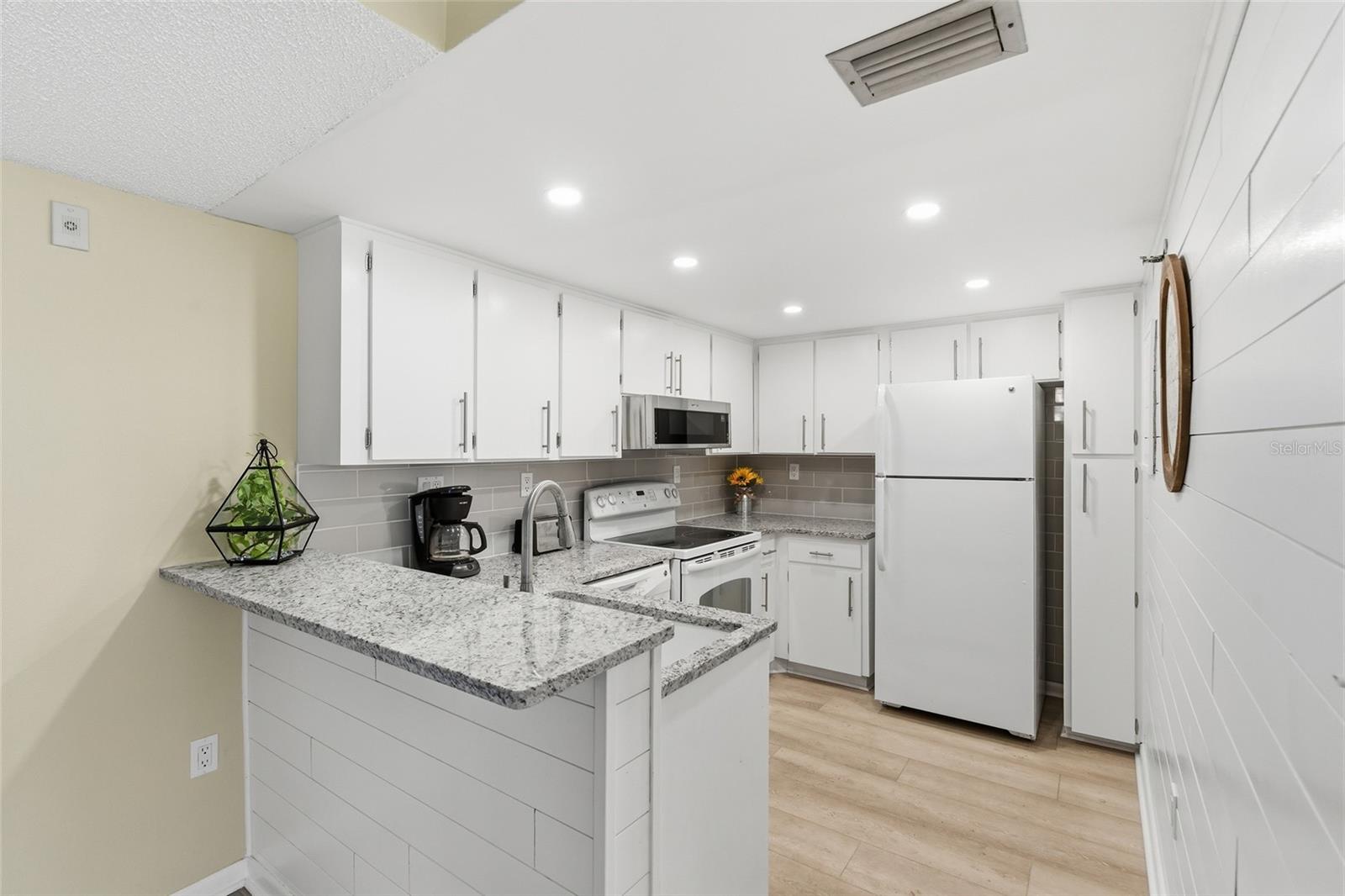 PROMENADES WEST - Residential