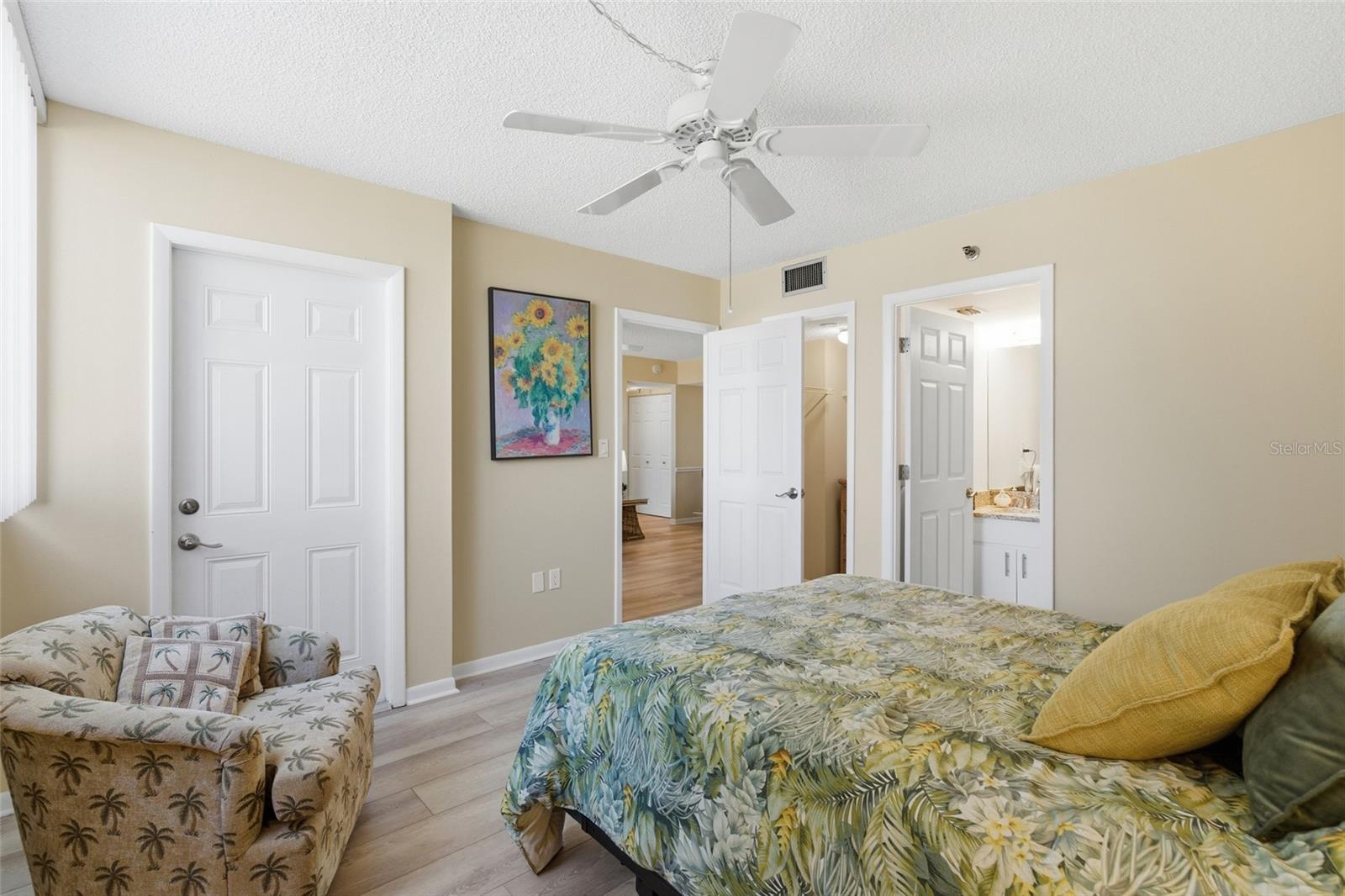 PROMENADES WEST - Residential