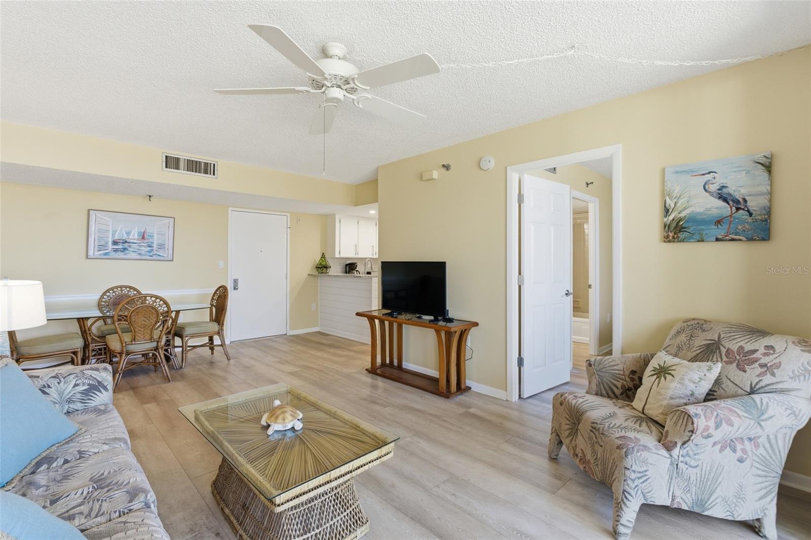 PROMENADES WEST - Residential