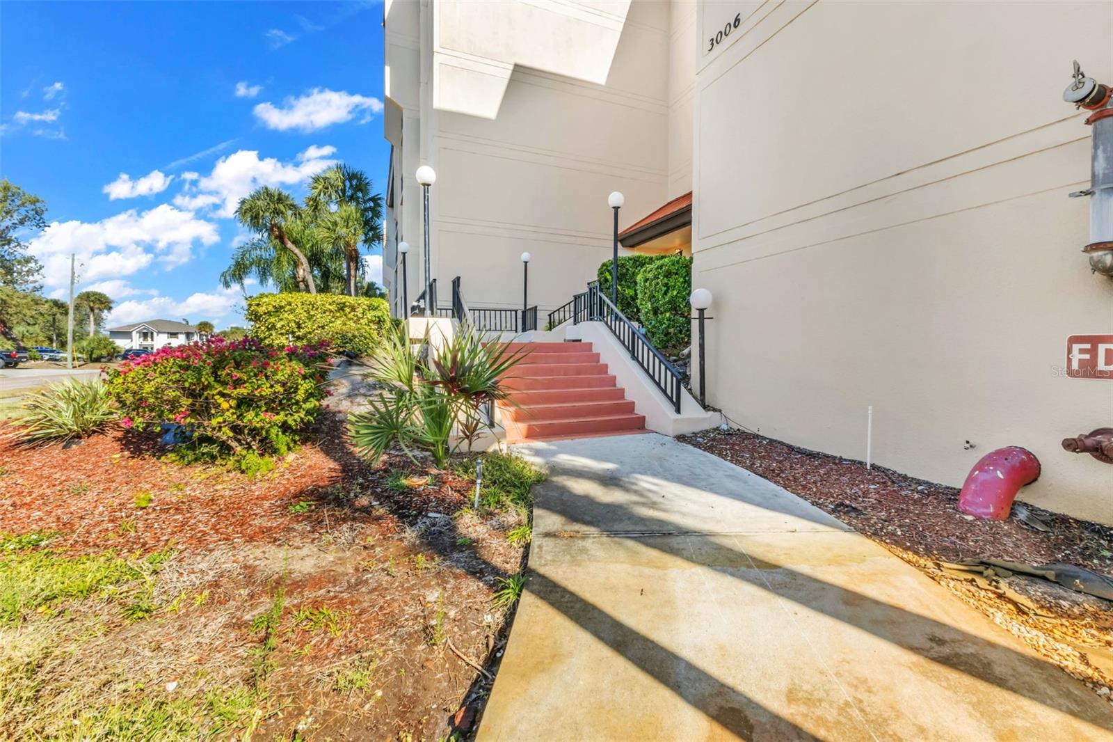 PROMENADES WEST - Residential