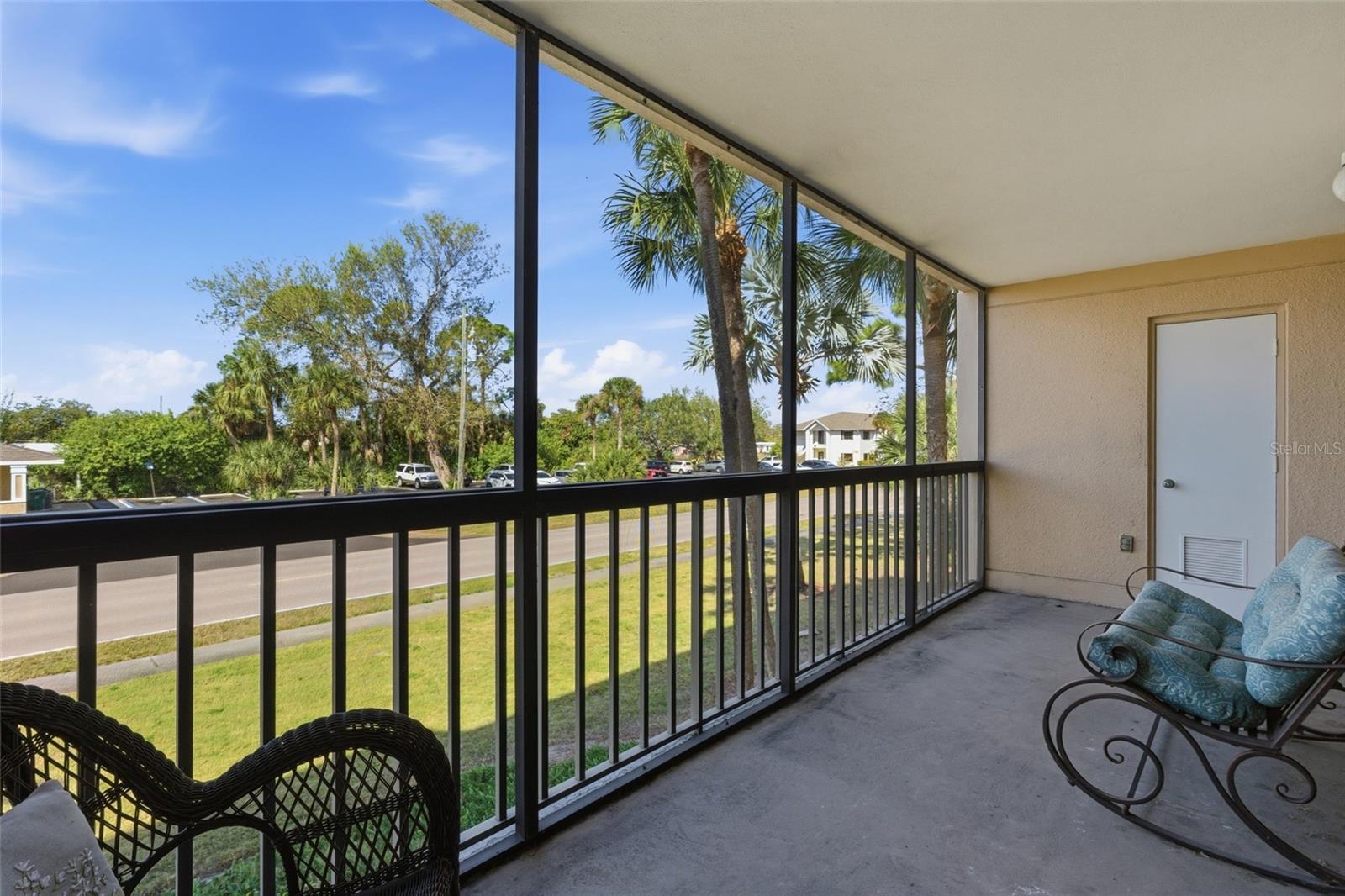 PROMENADES WEST - Residential