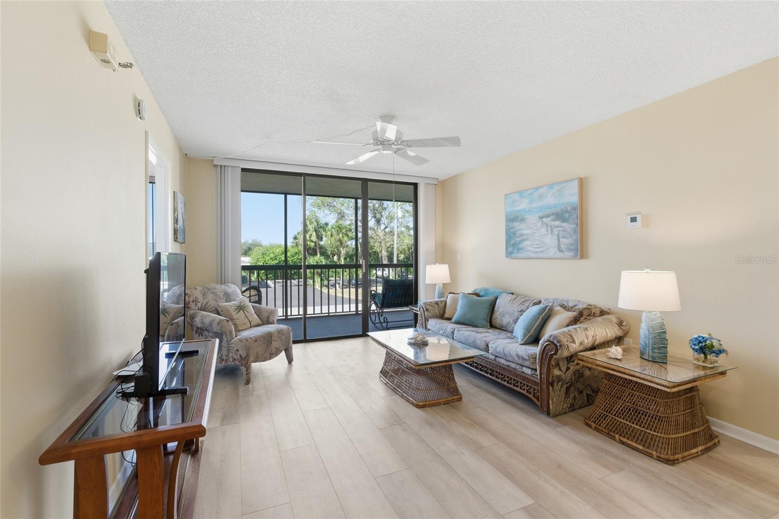 PROMENADES WEST - Residential