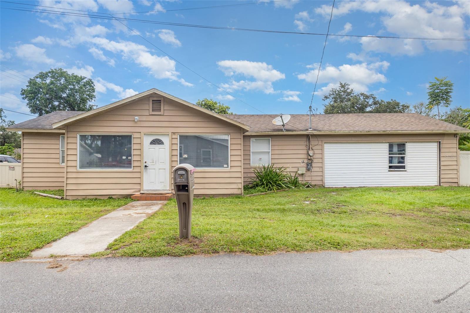 Discover your perfect starter home or investment opportunity nestled in the heart of Mulberry! This inviting 3-bedroom, 2-bath residence sits on a spacious 0.32-acre corner lot with no HOA—freedom to personalize and enjoy.
Inside, you'll find an open floor plan bathed in natural light, with generous living and dining areas flowing seamlessly into a large eat-in kitchen. Updates include fresh paint, new flooring, and modern fixtures throughout. The primary bedroom features a recently upgraded bathroom with a walk-in shower.
Step outside to the expansive, fully fenced backyard ideal for summer BBQs or playtime complete with an above-ground pool and screened-in rear porch, perfect for relaxing and entertaining.
Additional updates include a durable shingle roof and a newer HVAC system (both only ~six years old), ensuring peace of mind and modern comfort.
Conveniently located just minutes from Lakeland, near good schools, and with nearby amenities, this home is a rare find in a friendly, welcoming neighborhood. Don’t miss out schedule your showing today and make this gem your own!