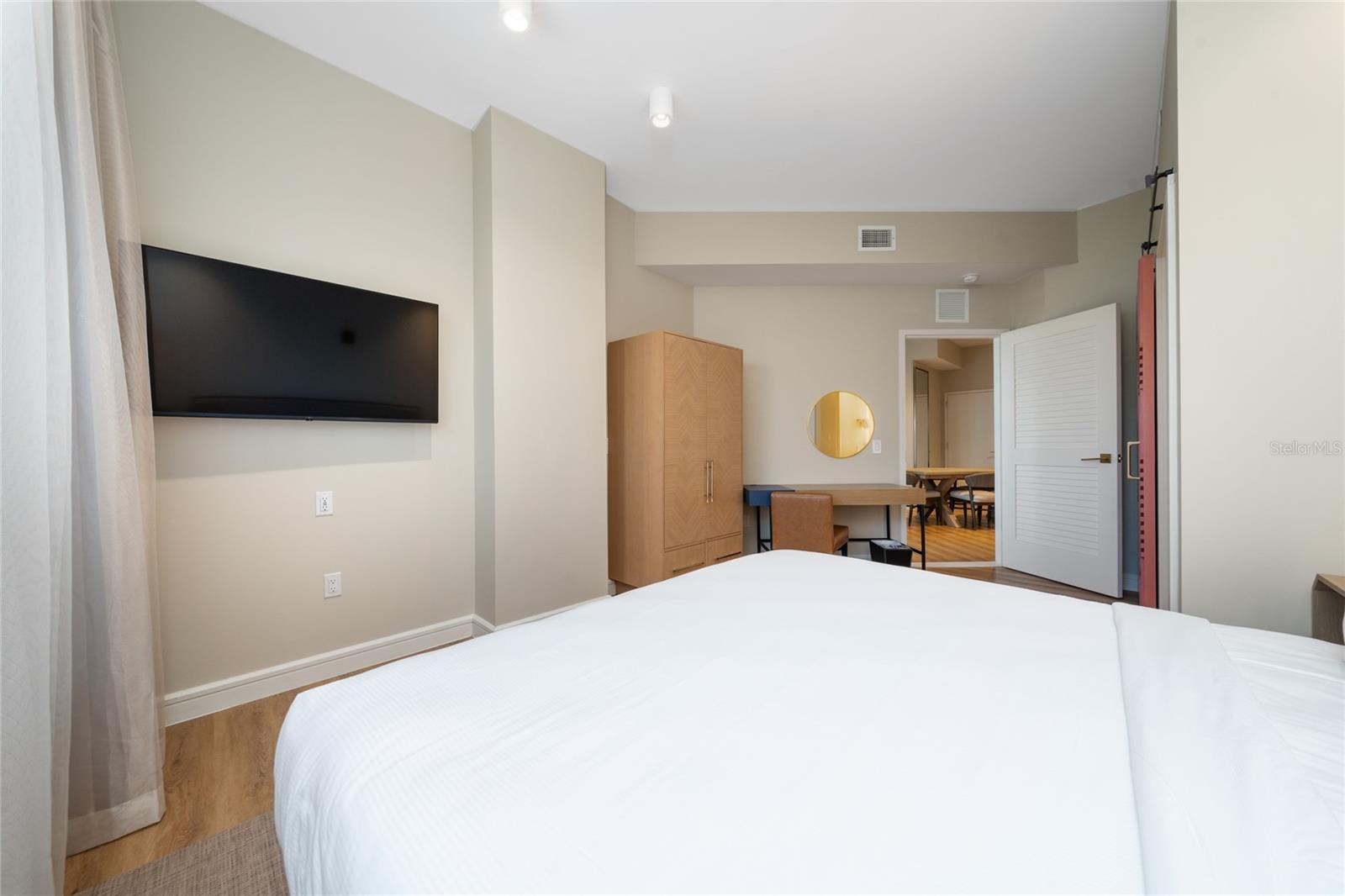 SUNSET WALK HOTEL CONDO PH 2-5 - Residential