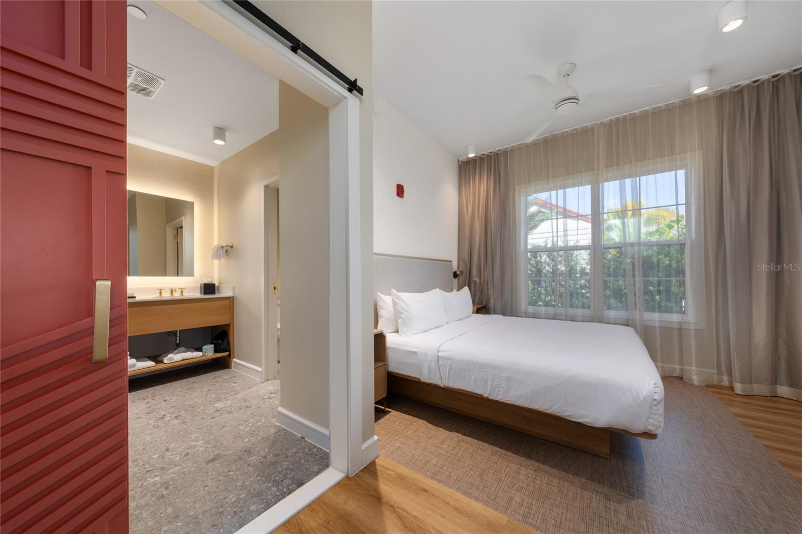 SUNSET WALK HOTEL CONDO PH 2-5 - Residential