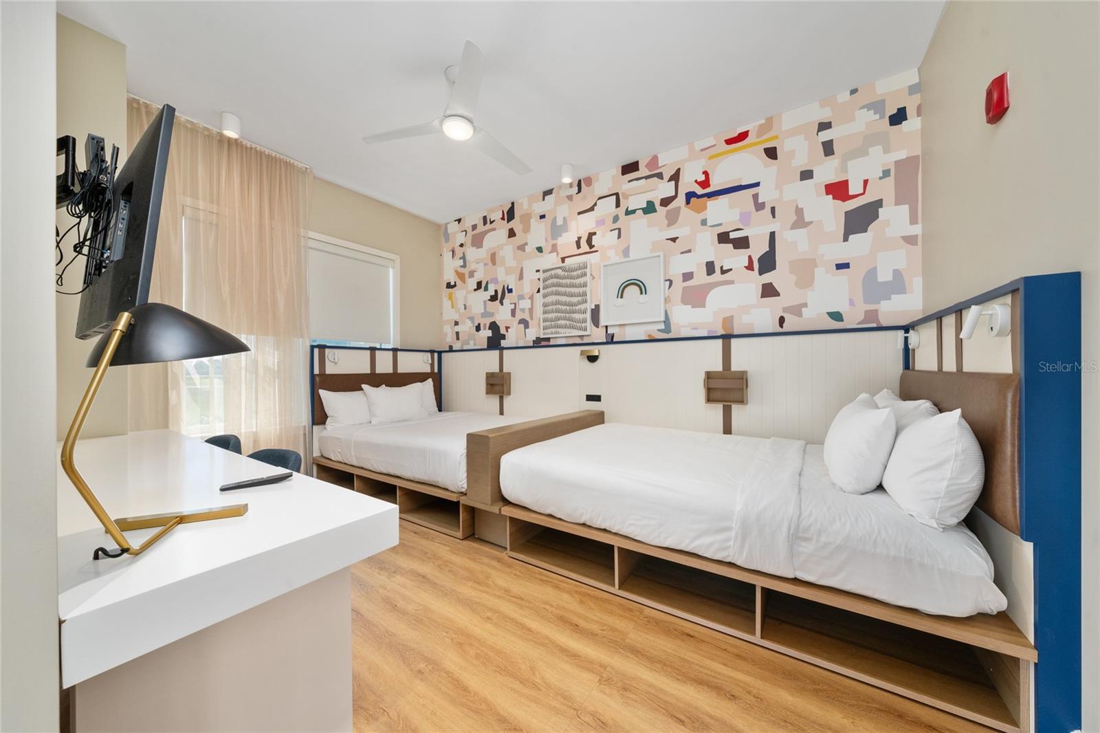 SUNSET WALK HOTEL CONDO PH 2-5 - Residential