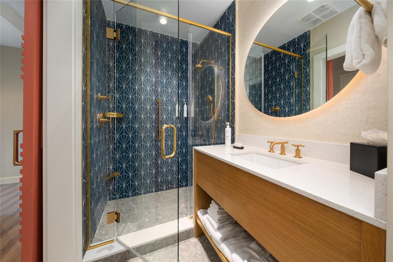 SUNSET WALK HOTEL CONDO PH 2-5 - Residential