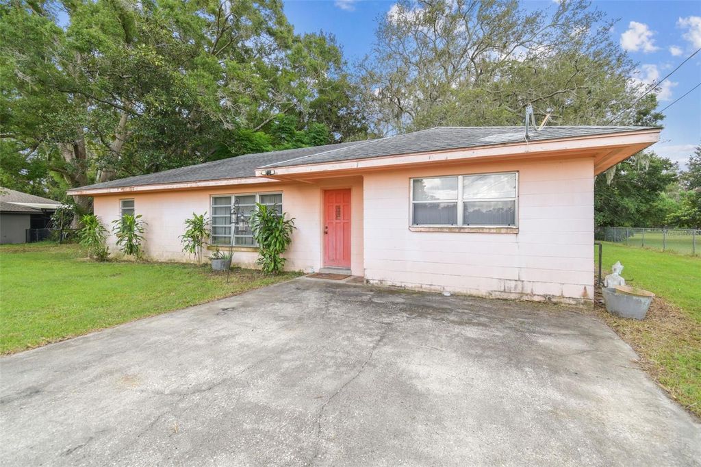 Photo of 918 Crenshaw Lake Road, Lutz, FL 33548 (MLS # TB8429388)