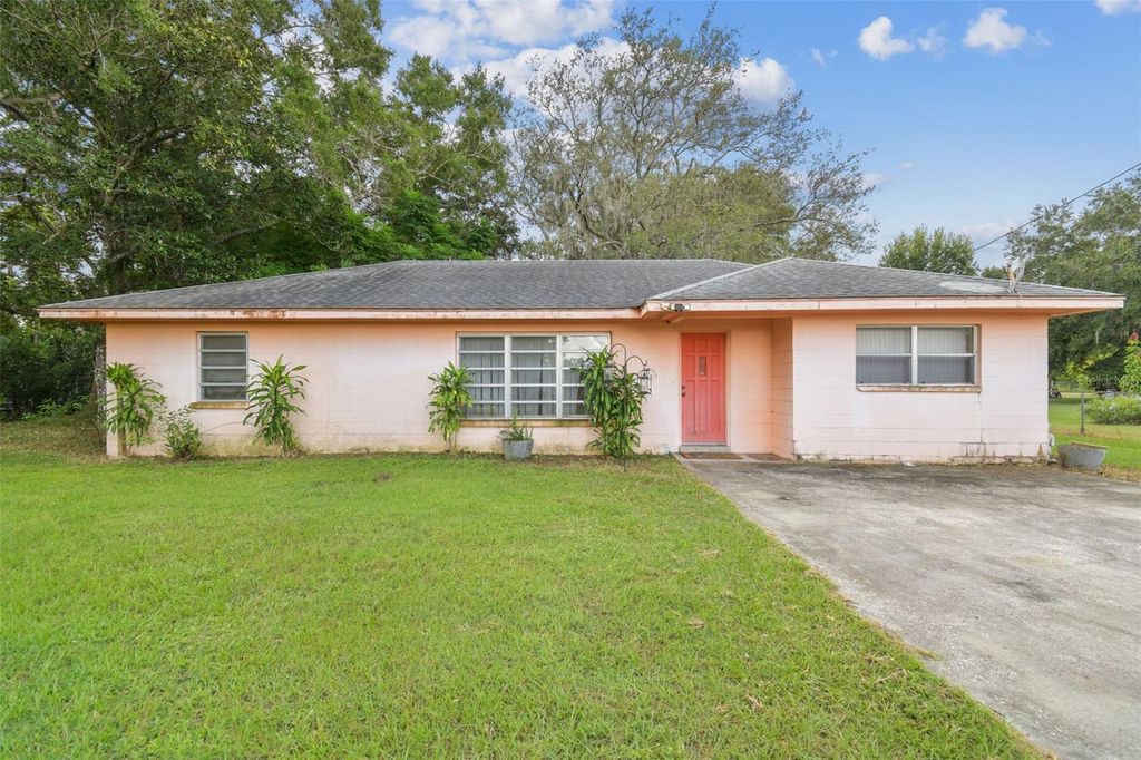 Photo of 918 Crenshaw Lake Road, Lutz, FL 33548 (MLS # TB8429388)
