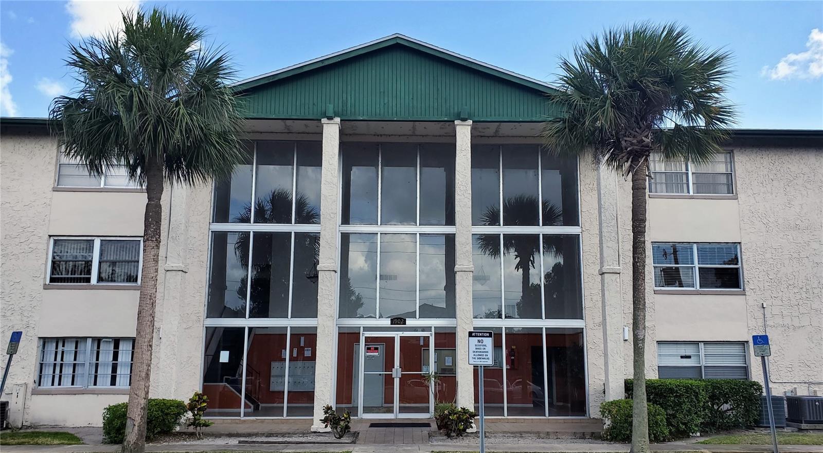 COMMODORE PLACE CONDO - Residential