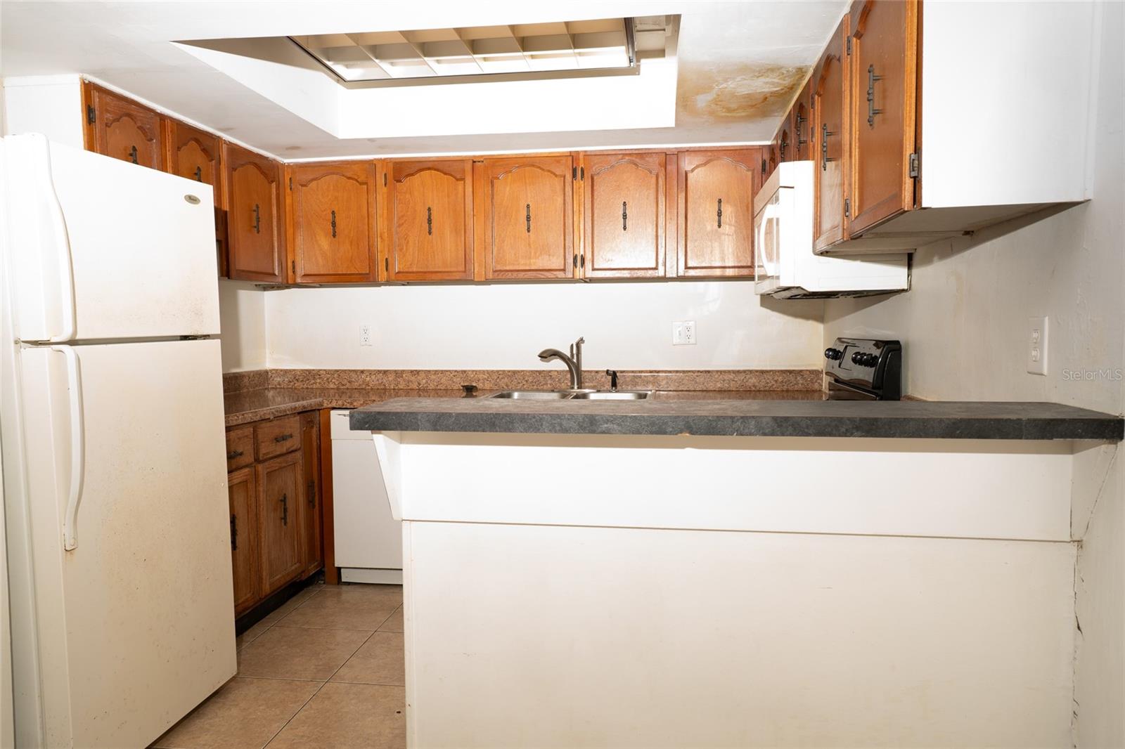 COMMODORE PLACE CONDO - Residential