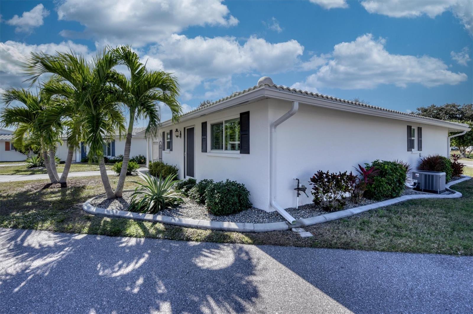 CIRCLE WOODS OF VENICE 2 - Residential