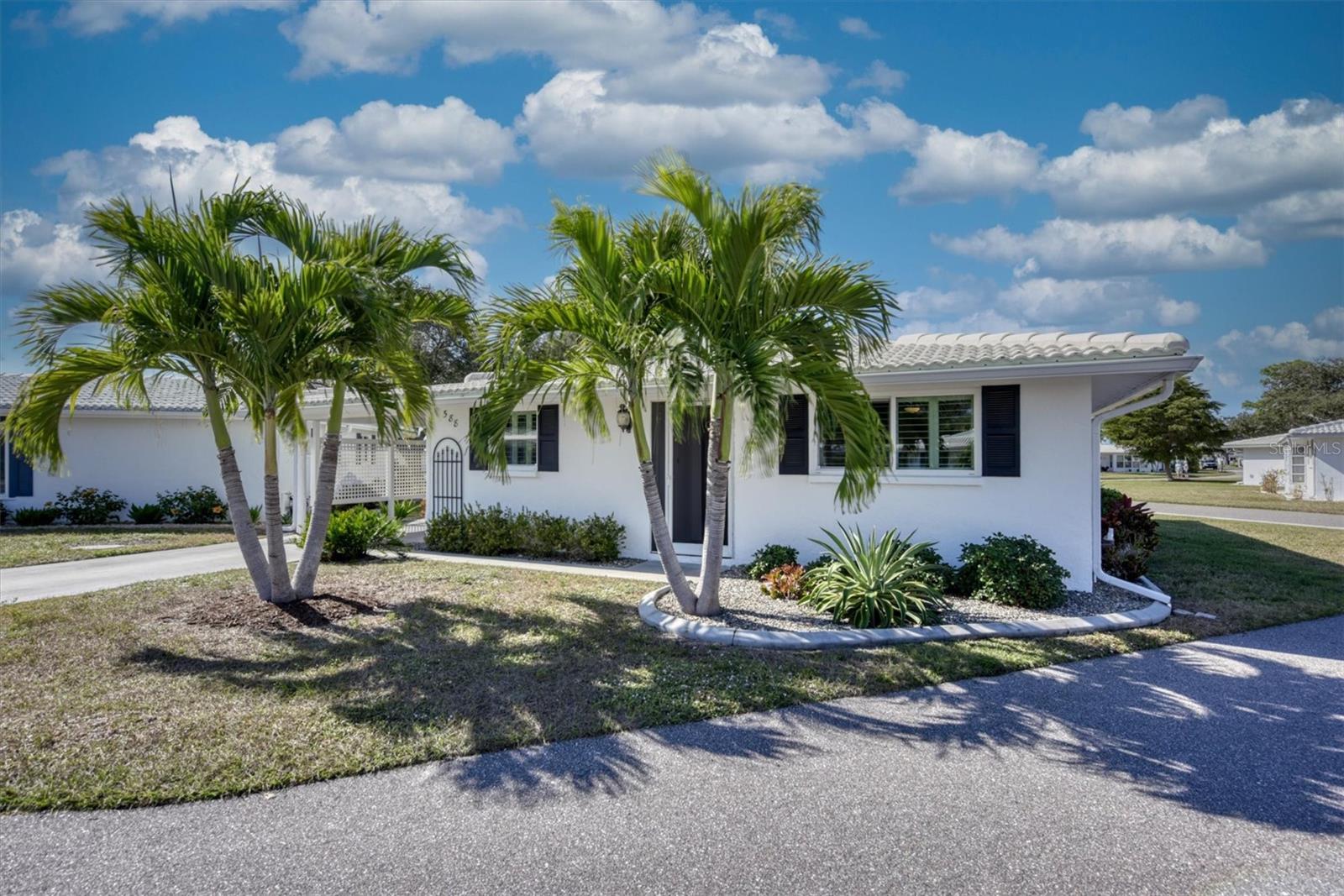 CIRCLE WOODS OF VENICE 2 - Residential