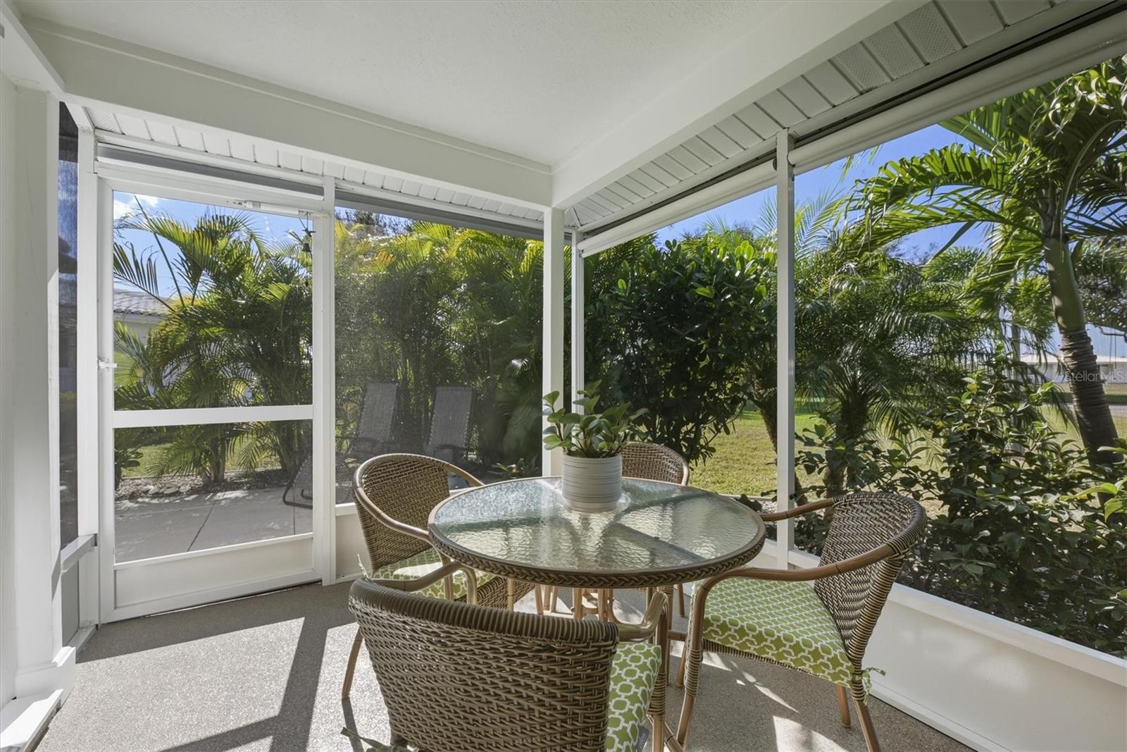 CIRCLE WOODS OF VENICE 2 - Residential