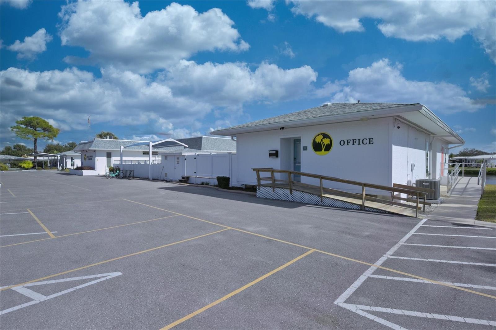 CIRCLE WOODS OF VENICE 2 - Residential