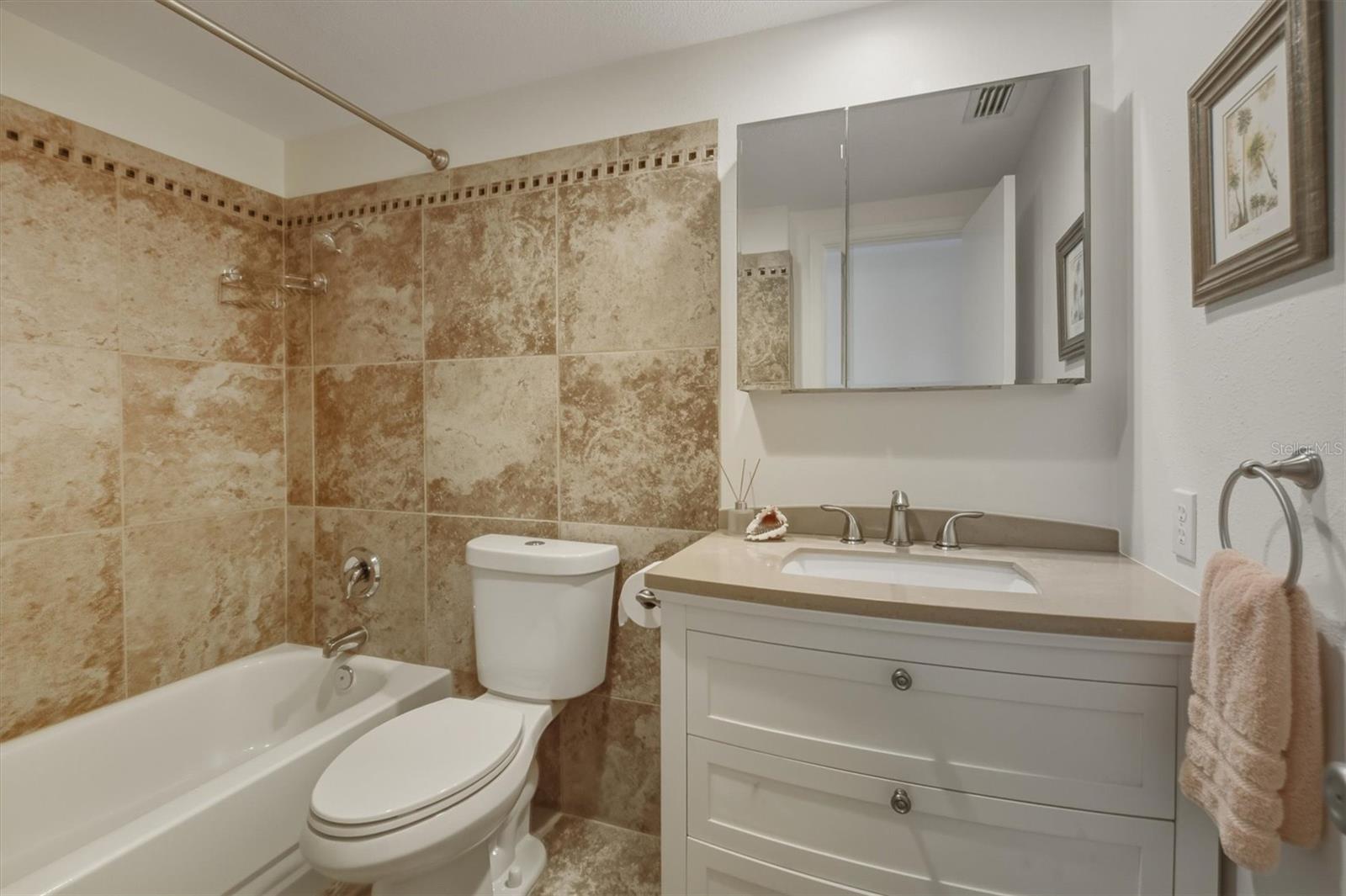 CIRCLE WOODS OF VENICE 2 - Residential