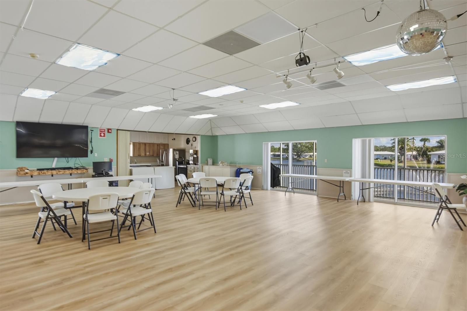 CIRCLE WOODS OF VENICE 2 - Residential